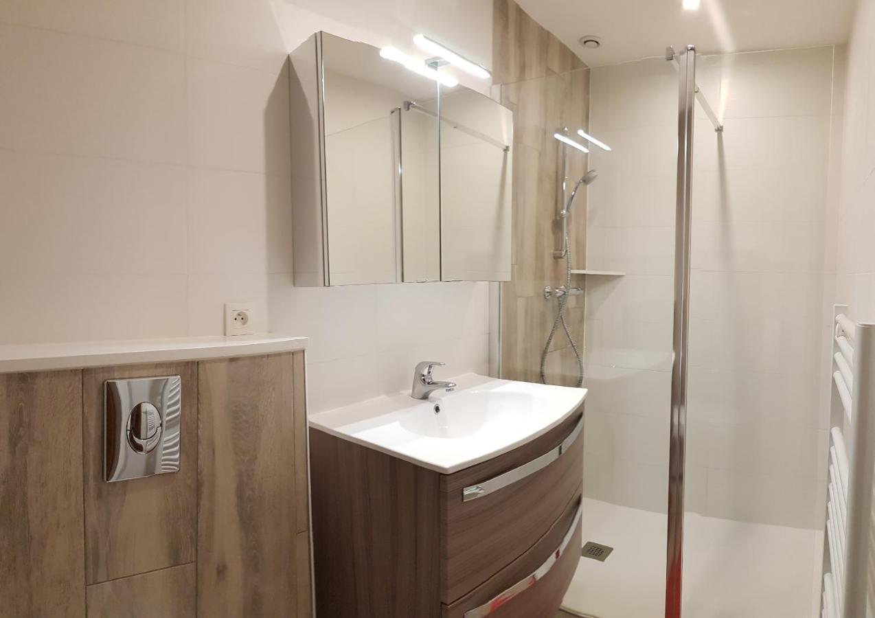 Gites de La Croisée des Chemins - Piscine Chauffée - Spa, Hammam et Sauna Izeaux Esterno foto