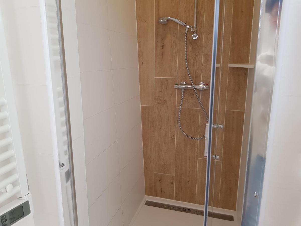 Gites de La Croisée des Chemins - Piscine Chauffée - Spa, Hammam et Sauna Izeaux Esterno foto